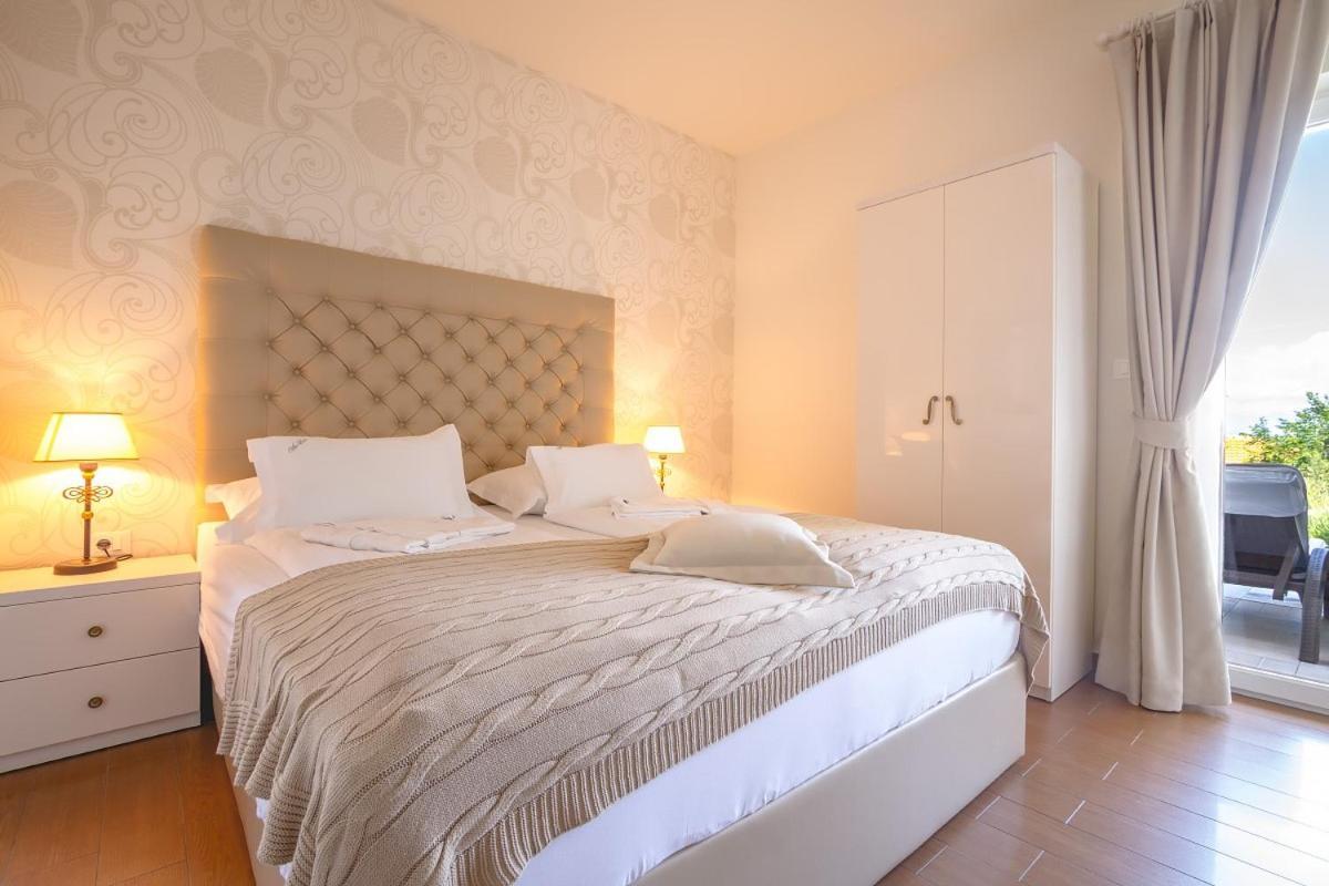 Luxury Apartments Villa Luce Malinska Exterior photo
