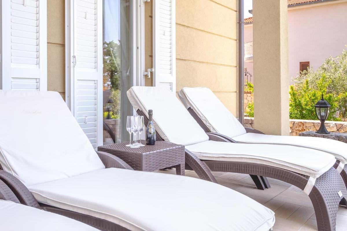 Luxury Apartments Villa Luce Malinska Exterior photo